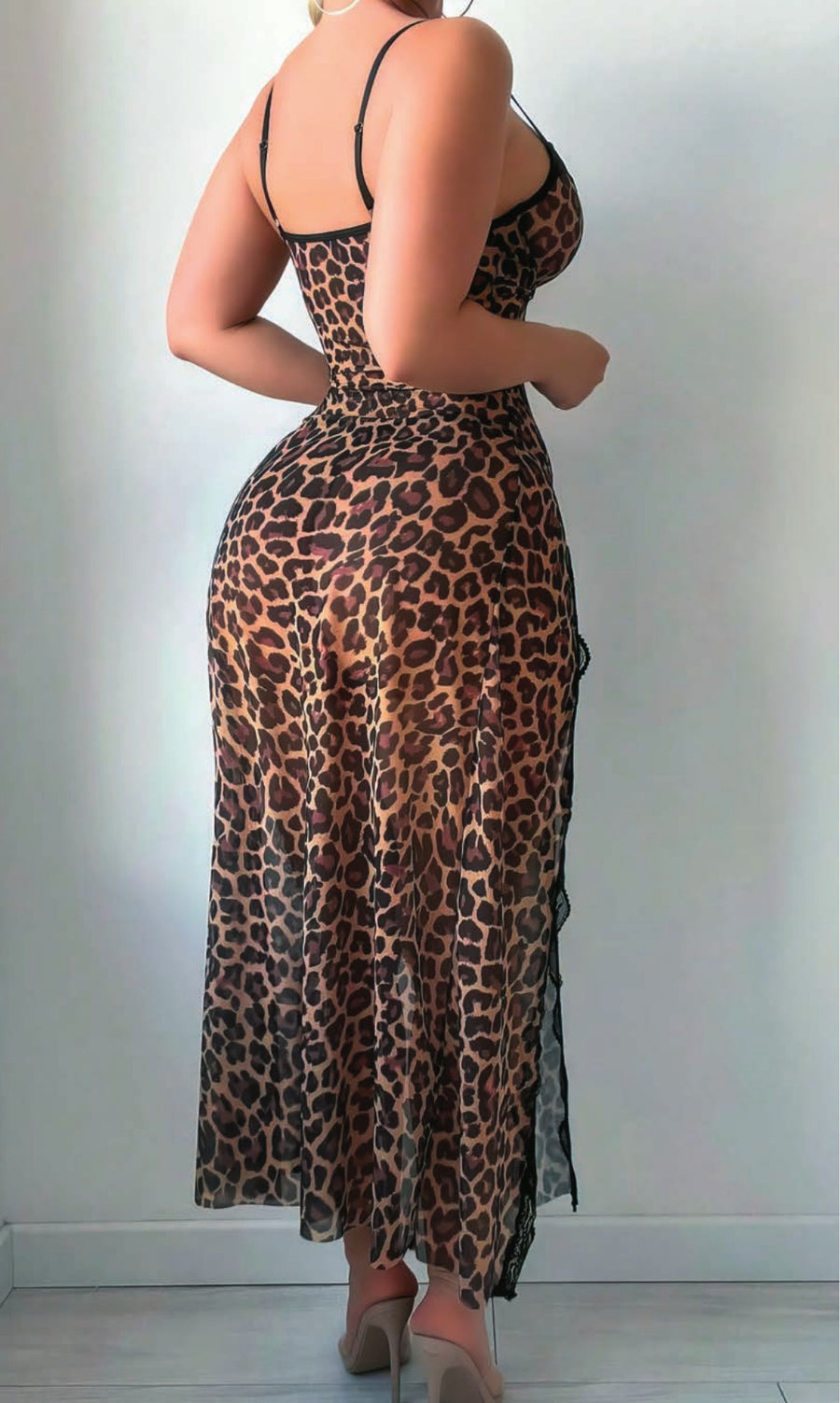 Leopar Desenli Dantelli Yırtmaçlı Fantazi Elbise
