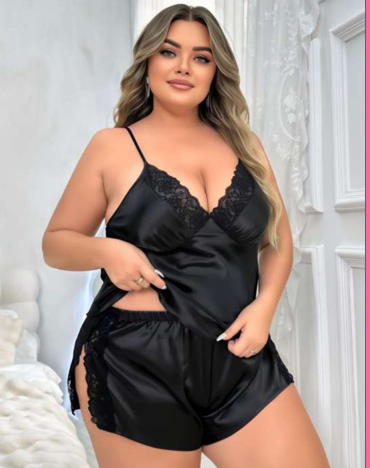 Siyah Dantel Detaylı Pijama Takımı