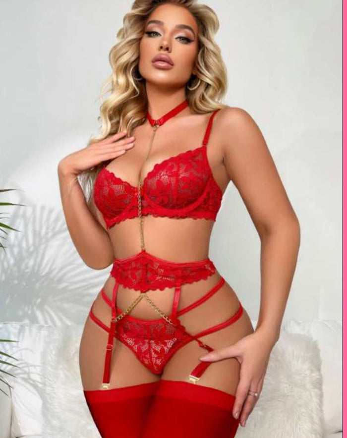 Kırmızı Dantelli Süslemeli Body