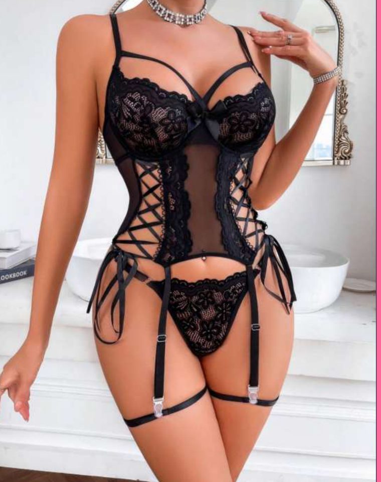 Siyah Dantelli Kordonlu Korse Body